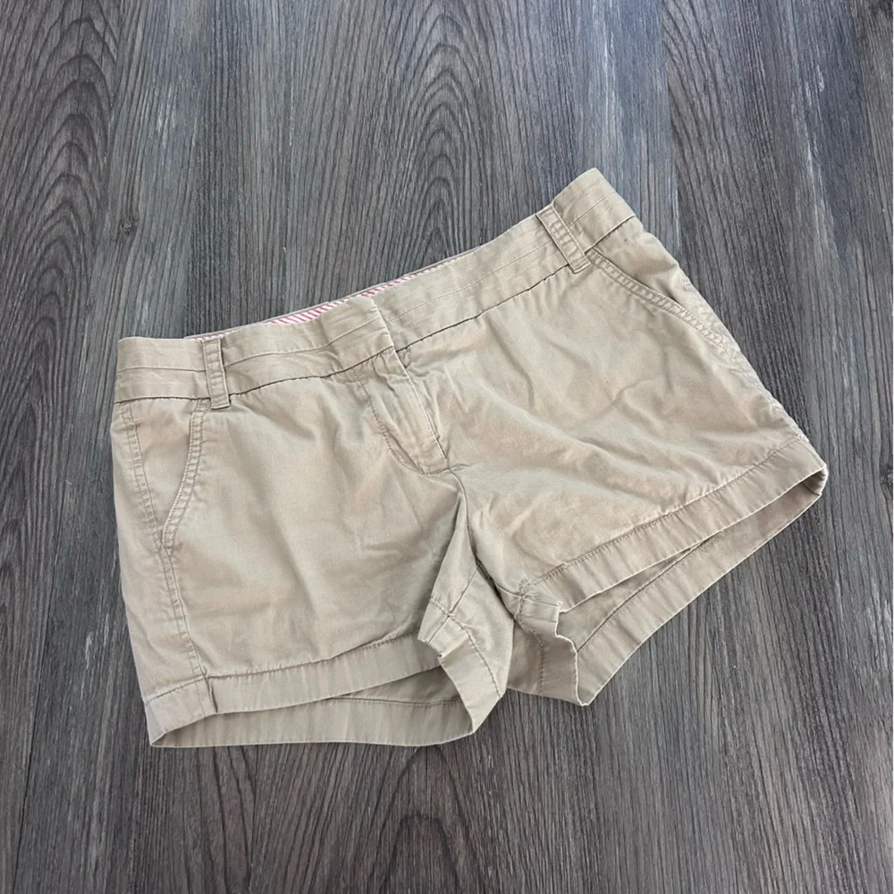 J. Crew Khaki chino shorts size 6